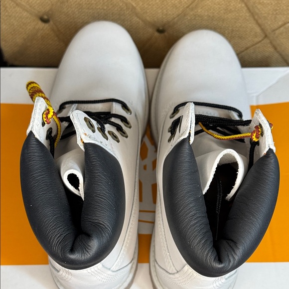 Timberland Boot Light Grey Nubuck 6” Waterproof‎ in Size 9  NWT - Picture 8 of 13